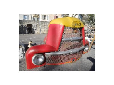 Calandre de camion UNIC