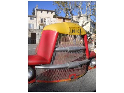 Calandre de camion UNIC