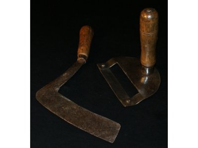 Couteau et rabot à pain