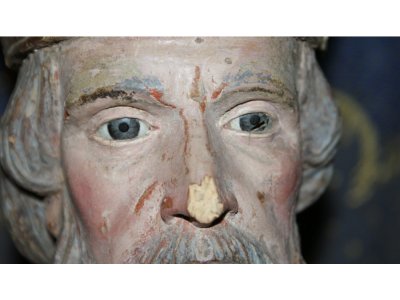 Statue religieuse en bois polychrome et toile empesée