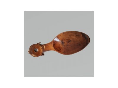 Cuillère monoxyle des Pyrénées