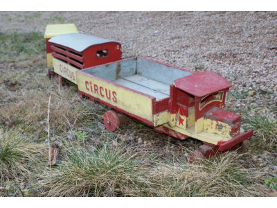 Modèle réduit de véhicules de cirque