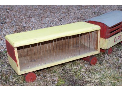 Modèle réduit de véhicules de cirque